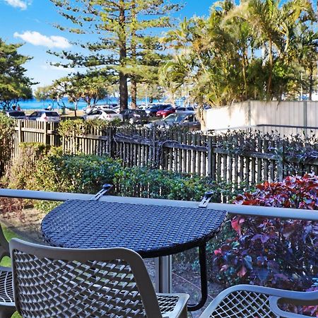 Pacific Regis Beachfront Holiday Apartments Гоулд Коуст Екстериор снимка
