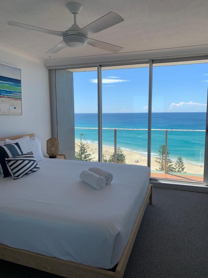 Pacific Regis Beachfront Holiday Apartments Гоулд Коуст Екстериор снимка
