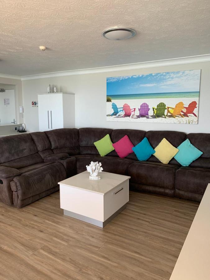 Pacific Regis Beachfront Holiday Apartments Гоулд Коуст Екстериор снимка
