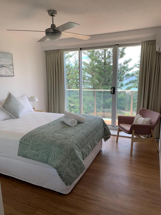 Pacific Regis Beachfront Holiday Apartments Гоулд Коуст Екстериор снимка