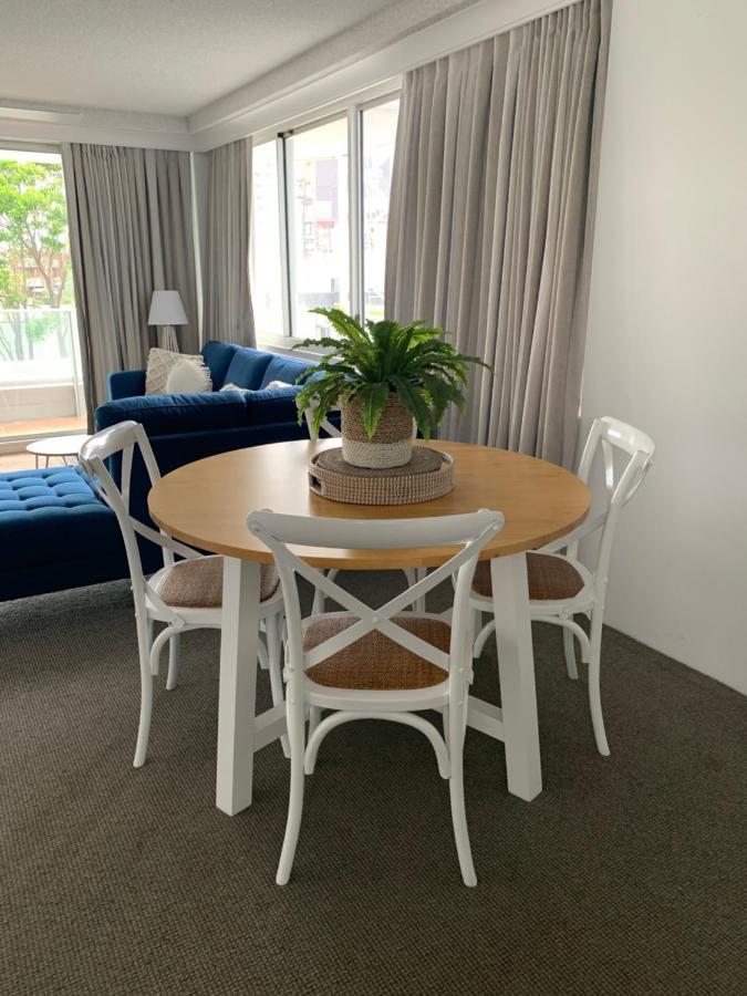 Pacific Regis Beachfront Holiday Apartments Гоулд Коуст Екстериор снимка