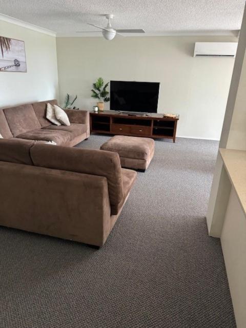 Pacific Regis Beachfront Holiday Apartments Гоулд Коуст Екстериор снимка