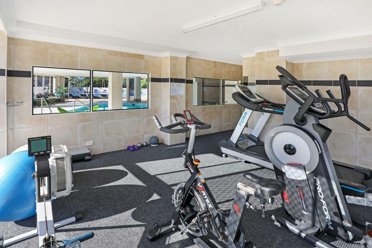 Pacific Regis Beachfront Holiday Apartments Гоулд Коуст Екстериор снимка