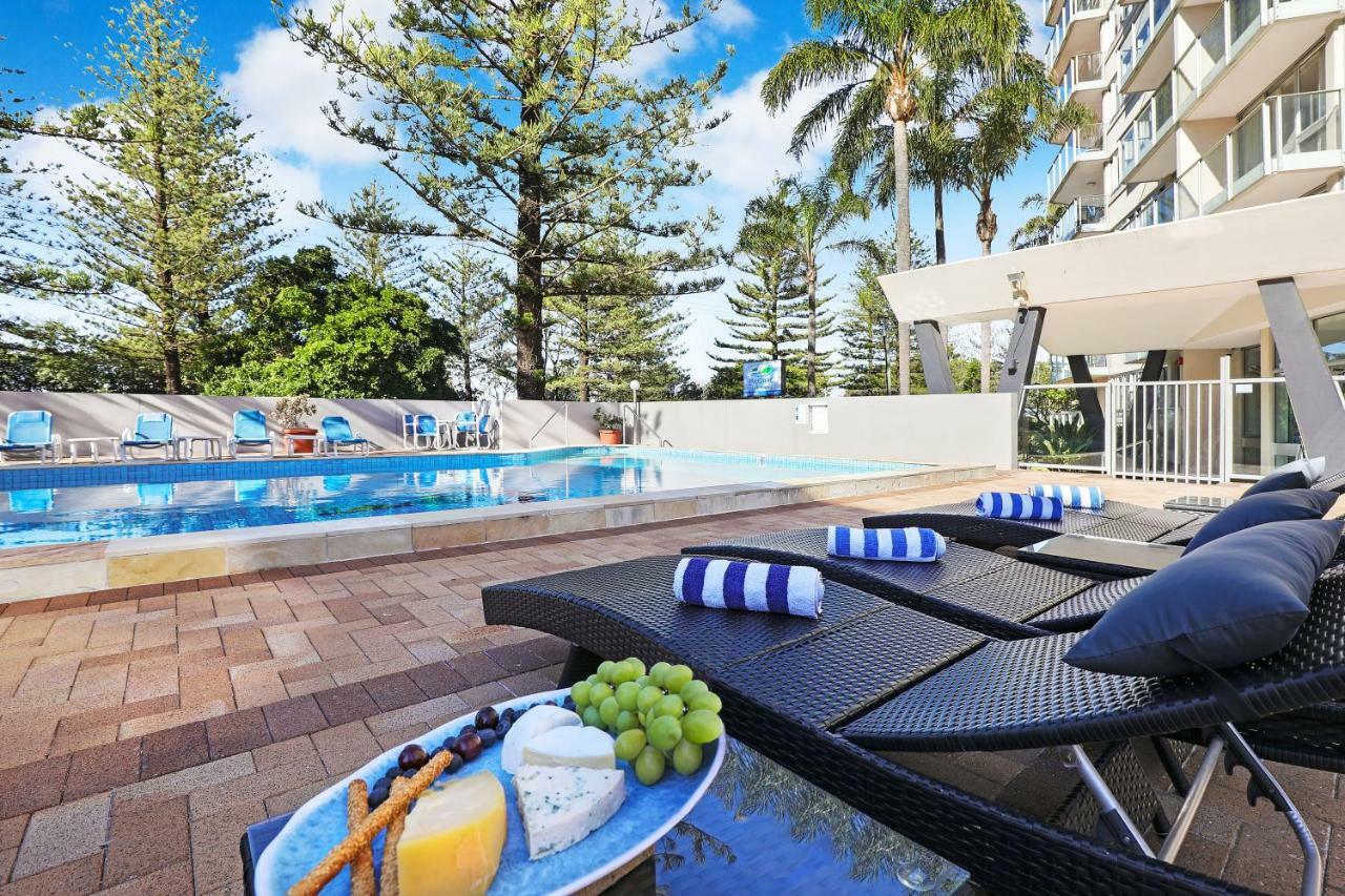 Pacific Regis Beachfront Holiday Apartments Гоулд Коуст Екстериор снимка