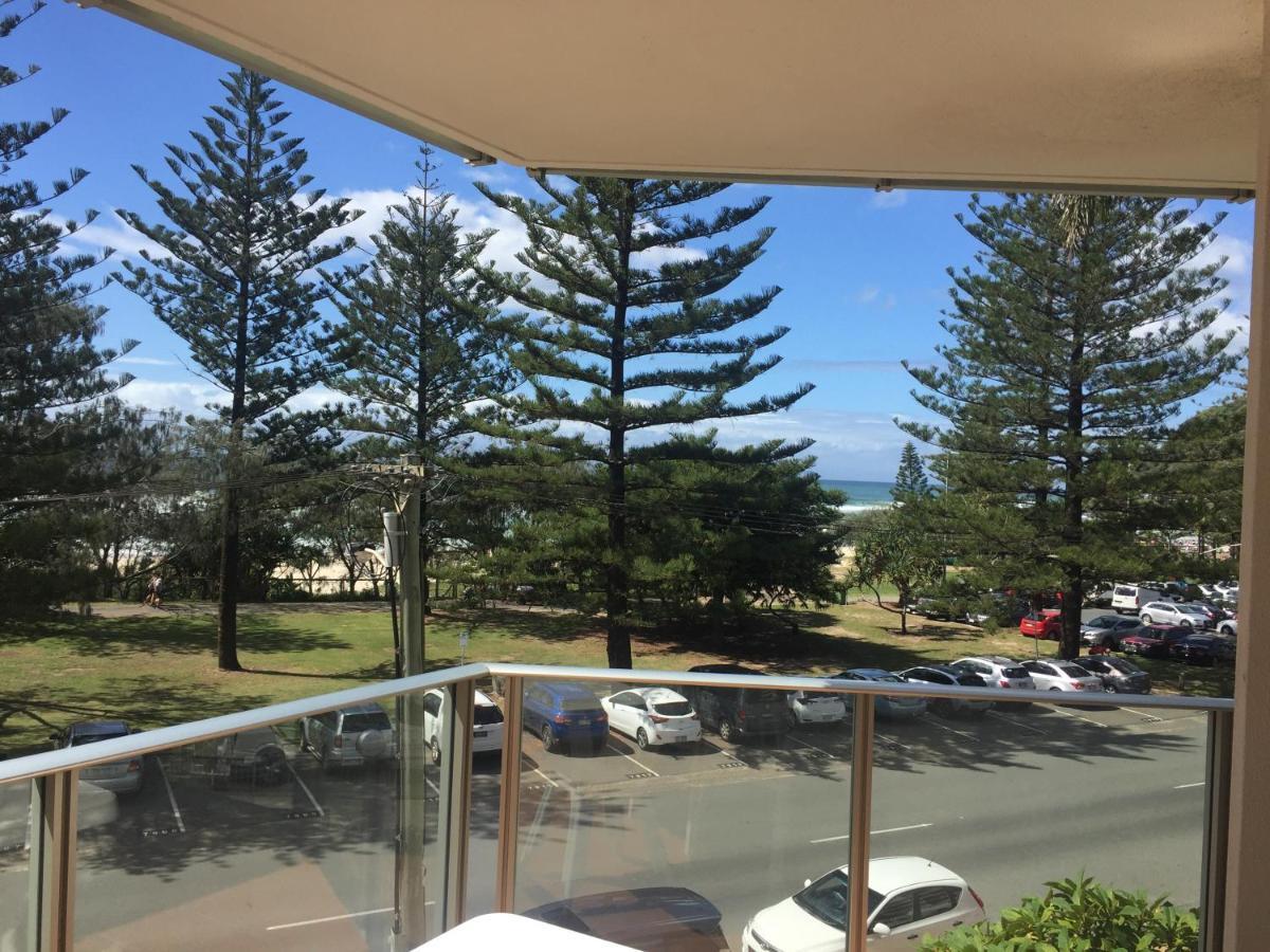 Pacific Regis Beachfront Holiday Apartments Гоулд Коуст Екстериор снимка